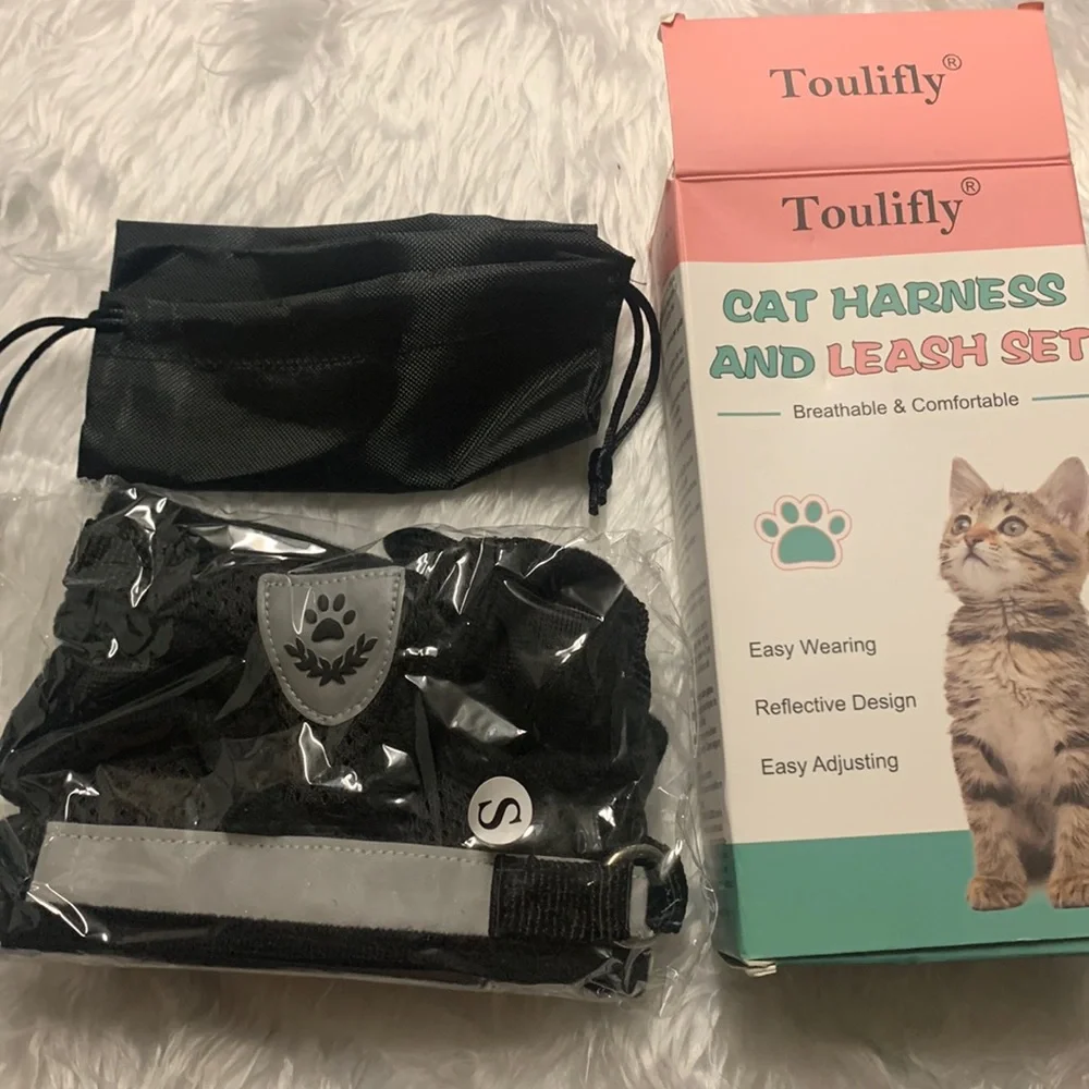 Cat harness and leash